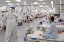 Một công ty cung ứng suất ăn cho bệnh viện dã chiến bị xử lý