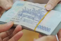 Từ hôm nay, gửi tiền ngân hàng kỳ hạn dưới 6 tháng chỉ được hưởng lãi suất tối đa 5%/năm