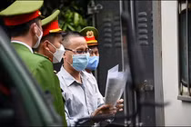 Bị cáo Lê Văn Dũng, tức Lê Dũng Vova, bị tuyên phạt 5 năm tù về tội tuyên truyền chống Nhà nước Cộng hòa xã hội chủ nghĩa Việt Nam
