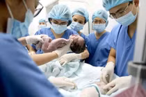 Vỡ ối nên đến viện ngay
