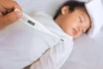 Dùng thuốc hạ sốt sai hại sức khỏe trẻ