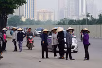 Vé "chợ đen" trận Việt Nam - Malaysia vẫn bị thổi giá cao ngất