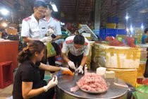 Gần 50% mẫu rau quả và hơn 40% mẫu hải sản có dư lượng hoá chất, kim loại nặng