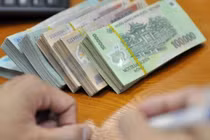 Lãi suất liên ngân hàng cuối năm giảm mạnh
