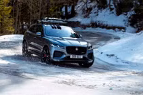 Jaguar F-Pace thế hệ mới ra mắt: Lột xác về nội thất, thêm trang bị