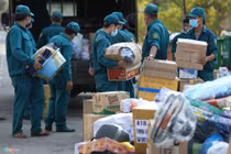 Ngụy trang bia lon trong thùng carton gửi vào khu cách ly