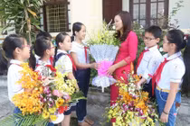Không tiếp khách, nhận quà ngày 20/11