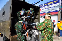 Bộ đội sẽ hỗ trợ dưa người dân về quê theo nguyện vọng.