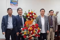 Chủ tịch VUSTA Phan Xuân Dũng thăm, chúc mừng tân Trưởng ban Tuyên giáo Trung ương