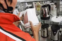 Nguy hiểm rình rập từ ấm siêu tốc