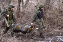 Dân quân Donetsk chuẩn bị tấn công Mariupol, Nga tăng cường không kích