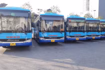 Hà Nội: Từ ngày 8/2, xe buýt được phép hoạt động 100% công suất.