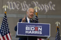 Lợi thế tài chính giúp ông Biden tấn công những bang màu đỏ