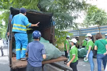  Hà Nội: Đổi quà từ rác tái chế