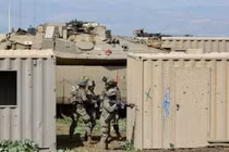 Quân đội Israel diễn tập bắn đạn thật chống quân đội Syria và Hezbollah