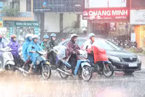 Miền Bắc mưa giông, cảnh báo mưa đá và sét