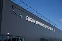 Chỉ sau 5 năm, Jaguar Land Rover đã đạt cột mốc hàng triệu con số với động cơ Ingenium tự phát triển