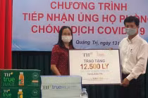 Ấm lòng những món quà động viên kịp thời đến với vùng dịch Covid-19 miền Trung