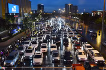 Các ngả đường Hà Nội rối loạn giao thông sau mưa