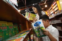 Nhiều lo lắng về chậm công bố giá sách giáo khoa lớp 1 mới