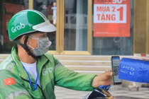 TP.HCM thử nghiệm kiểm soát người đi đường bằng mã QR: Giảm tiếp xúc tối đa
