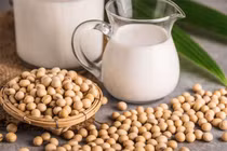 Cách uống sữa đậu nành tránh tác hại