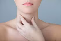 Kích thích huyệt trị vướng họng