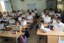 Bộ GD&ĐT nói gì về ảnh học sinh duy nhất trong lớp không có giấy khen