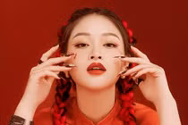 Bùi Dương Thái Hà ra mắt MV “Em chào Xuân” chào đón năm mới 2022