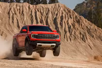 Ford Ranger Raptor thế hệ mới ra mắt, có bản V6 tăng áp kép