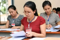 Giáo viên chấm thi Ngữ văn không mang theo thiết bị nghe nhìn