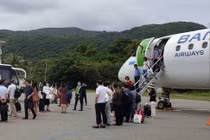 Nghi rò rỉ nhiên liệu, máy bay Bamboo Airways hạ cánh khẩn cấp