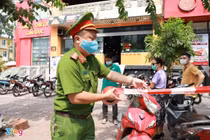 Phong tỏa quán pizza có ca nghi mắc Covid-19 ở Hà Nội