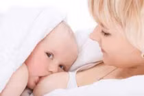 Mẹ giảm nguy cơ tim mạch khi cho con bú 