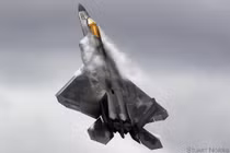 Sau 15 năm phục vụ, F-22 vẫn là chiến đấu cơ đỉnh cao của không quân Mỹ