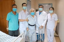 Đa phẫu thuật cứu sống cụ bà hơn trăm tuổi