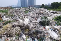 Hà Nội: Rác thải bao vây khu đô thị Trung Văn