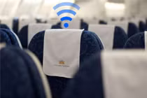 Phí dùng wifi trên máy bay VNA vào khoảng 8-10 USD/khách/chuyến