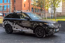 Jaguar Land Rover thử nghiệm tính năng tự lái trên xe tại Anh