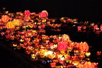 Hoa đăng trong lễ Vu lan. Ảnh: Minh họa.