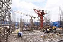 Các loại vật liệu xây dựng tăng giá liên tục khiến nhà thầu, đơn vị thi công "choáng".