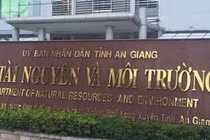Để khai thác cát cả ngày lẫn đêm, giám đốc sở TN-MT bị cảnh cáo