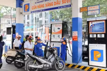 Bộ Tài chính: Đề xuất giảm 8% thuế nhập khẩu nhằm chặn đà tăng giá xăng dầu