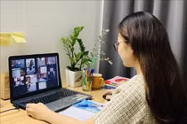 Cử tri lo lắng việc học sinh, sinh viên phải học trực tuyến thời gian dài