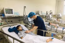 Nhiều trẻ liệt tứ chi, hôn mê do viêm não Nhật Bản
