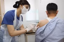 Nhiều tập đoàn lớn của Hàn Quốc tự tiêm vaccine COVID-19 cho nhân viên