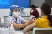 Nguy cơ lây nhiễm khi tiêm đủ 2 mũi vắc xin là bao nhiêu?
