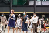 Singapore loại bỏ quy định bắt buộc đeo khẩu trang ngoài trời 