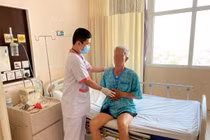 Ung thư đại tràng thường xuất hiện trên người cao tuổi, thích ăn thịt đỏ