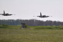 Máy bay Su-25 Nga chiến đấu trên chiến trường Donbass.
